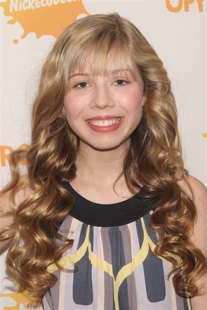 Get The Scoop On Nickelodeon Star Jennette McCurdy